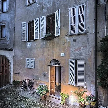 Al Vicolo Del Gallo 3*