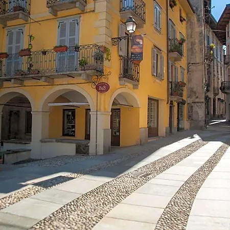 Konukevi Al Vicolo Del Gallo Varallo