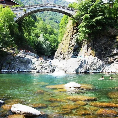 Al Vicolo Del Gallo 3* Варалло