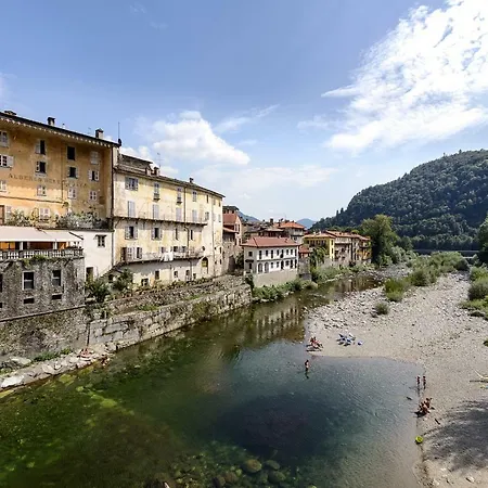 Al Vicolo Del Gallo 3* Варалло