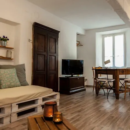 Al Vicolo Del Gallo بيت ضيافة 3*