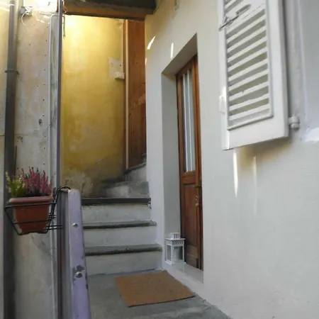 Al Vicolo Del Gallo بيت ضيافة 3*