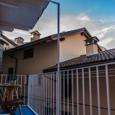 Al Vicolo Del Gallo Pensión Varallo